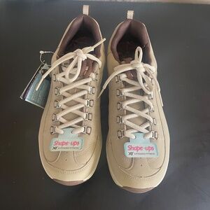 NWT Sketchers Shape Ups Walking Suede Sneakers Women's Size 9